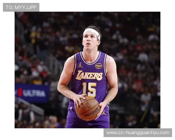 奥斯汀·里夫斯无球跑动提升三分效率，区别于其他射手砍分方式