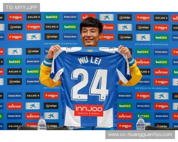 武磊家冰箱里塞满能量饮料，邻居说他半夜还在练颠球