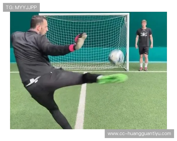 手抛球规则：两脚位置与抛球动作的关键判定