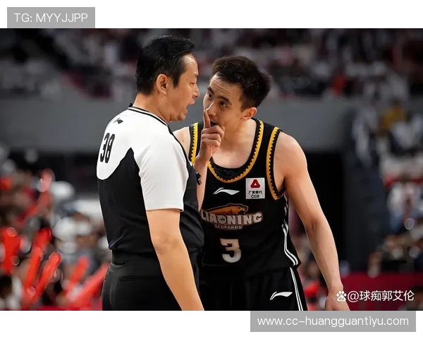 拉拽球衣犯规判罚标准到底如何判断球员是否越界用力？